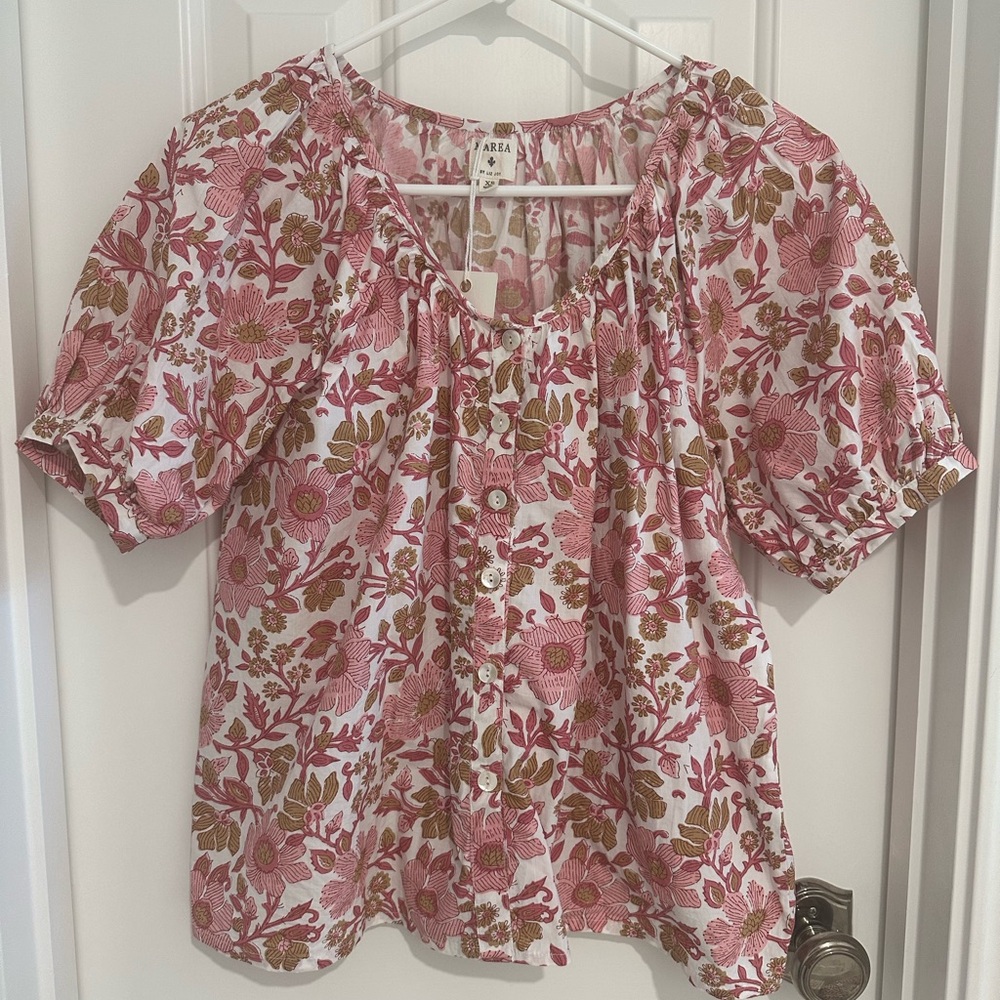 NWT Marea Everly top in Shell Orsay Floral XS
